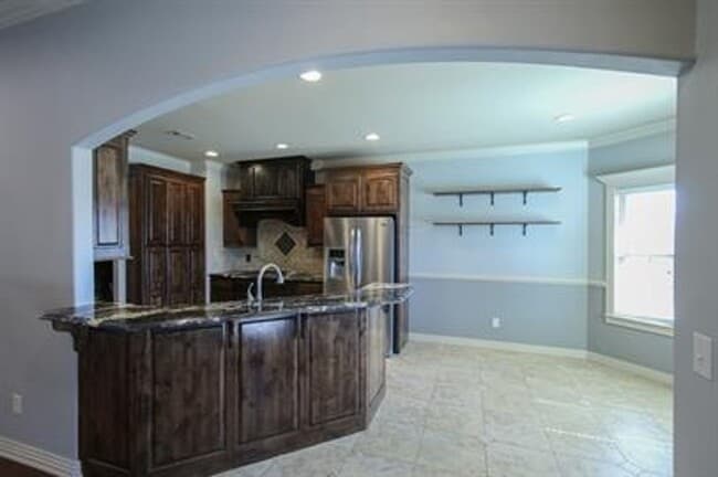 Building Photo - Gorgeous 2300+ feet house!