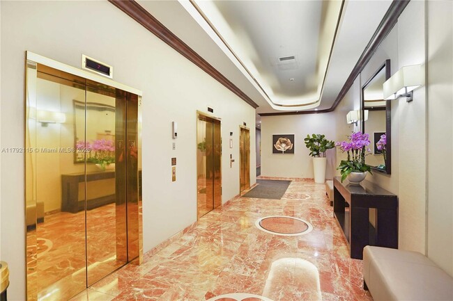 Building Photo - 3610 Yacht Club Dr