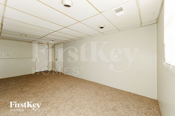 Building Photo - 13110 Donnelly Ave