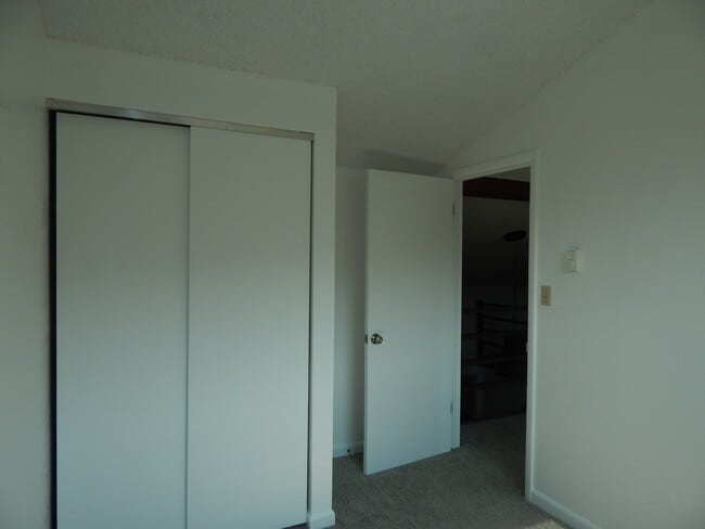 Building Photo - 355 W Deloney Ave