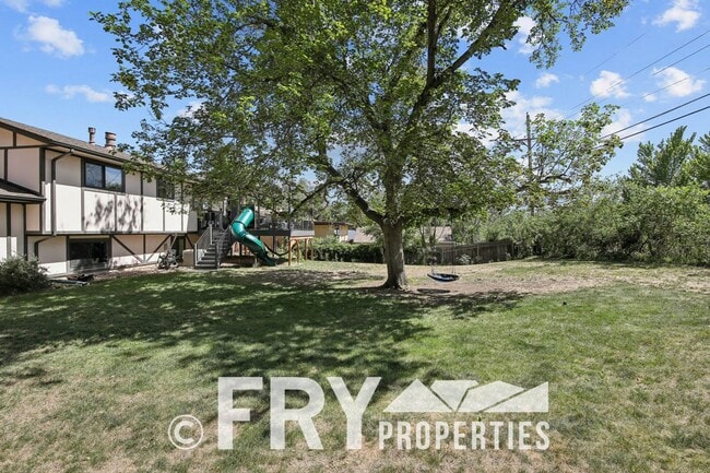 Building Photo - 6459 Brentwood St