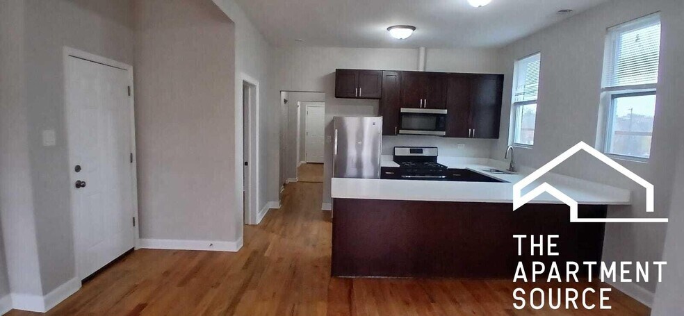 Building Photo - 3614 W McLean Ave