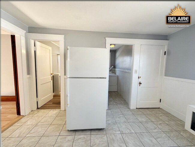 Building Photo - 107 2nd St