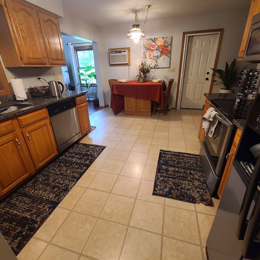 Building Photo - 80 Lower Newtown Rd