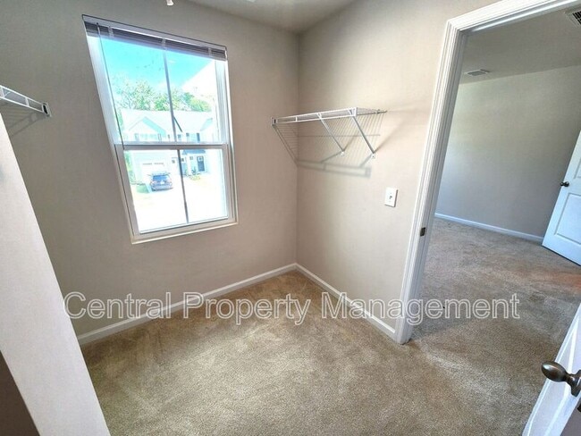 Building Photo - 165 Sarnesfield Wy
