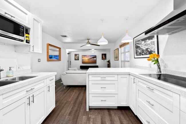 Primary Photo - 1140 SW 9th Ave