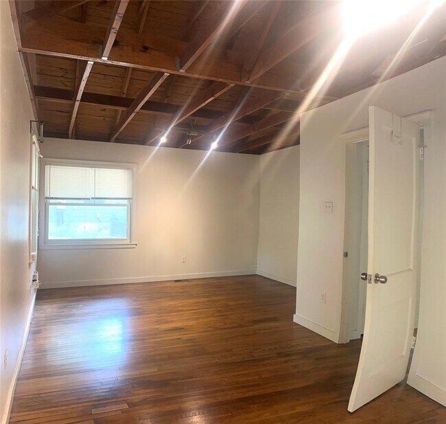 Building Photo - 1322 Morgan Ln