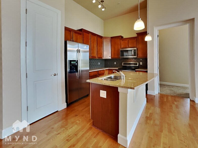 Building Photo - 307 Inverness Way S