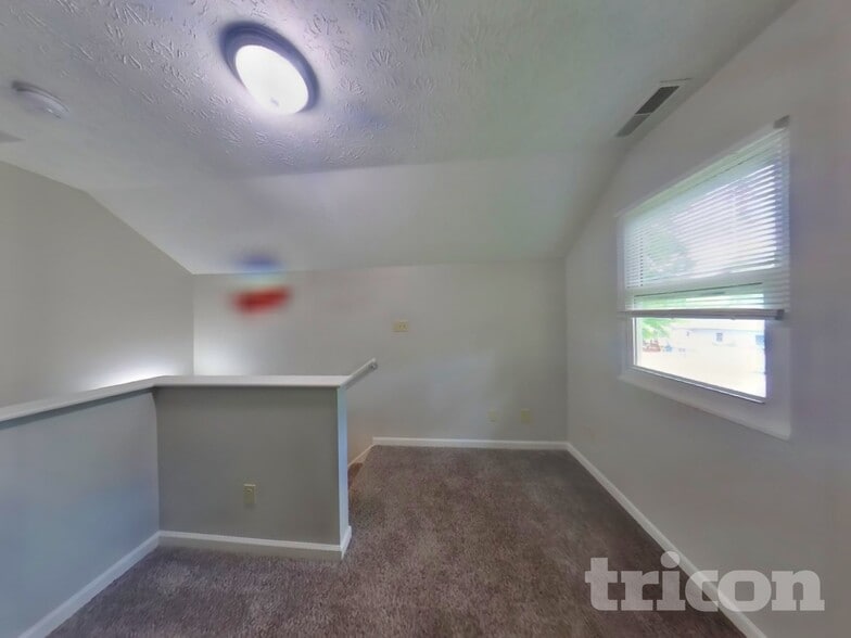 Building Photo - 5220 Tamarisk Ct