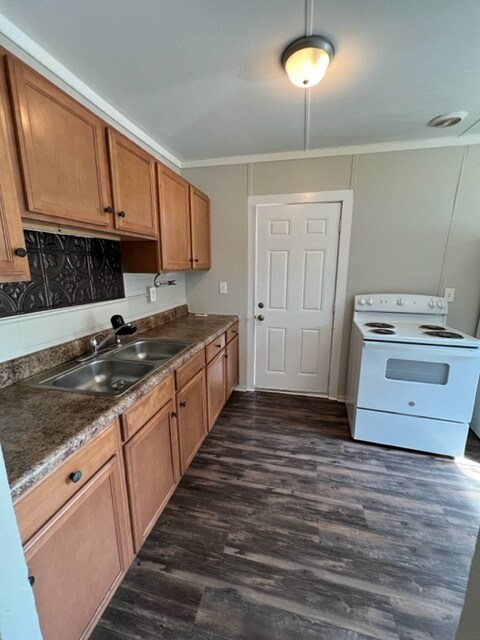 Building Photo - 1215 Gatewood Ave