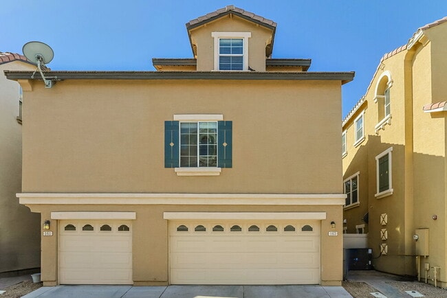 Building Photo - 163 W Tremaine Ct