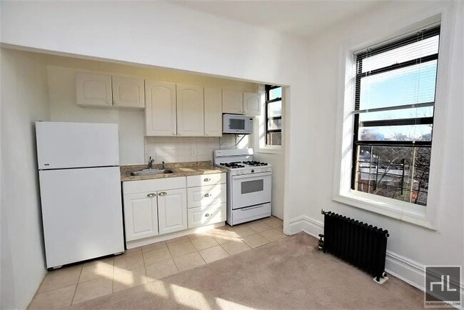 Building Photo - 50-05-50-43 43rd Ave