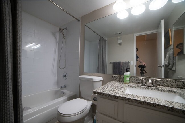 Building Photo - 2BR 2 Bed Condo in Green Mountain - Denver...