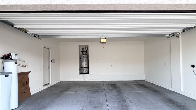 Building Photo - Single Story 3 Bedroom 3 bath home in Tule Springs! NEWLY BUILT! GATED COMMUNITY