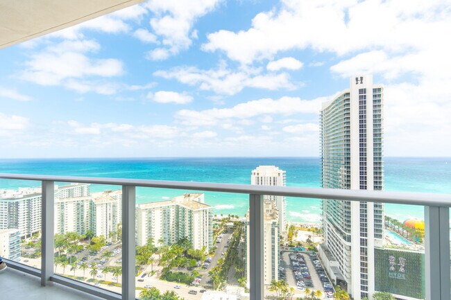 Building Photo - 4010 S Ocean Dr