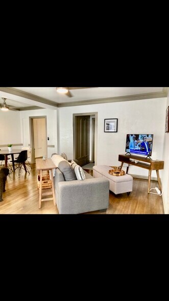 Building Photo - 3616 W Adams Blvd