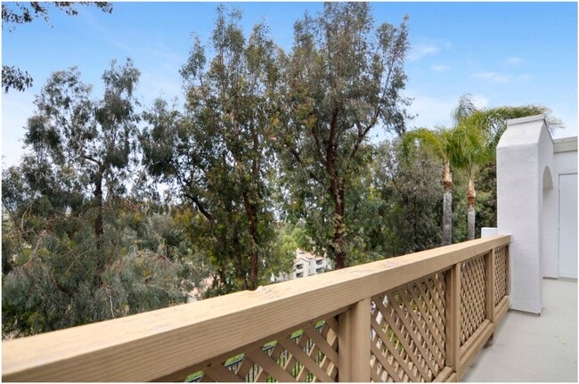 Building Photo - Rancho Niguel Dream Condo!