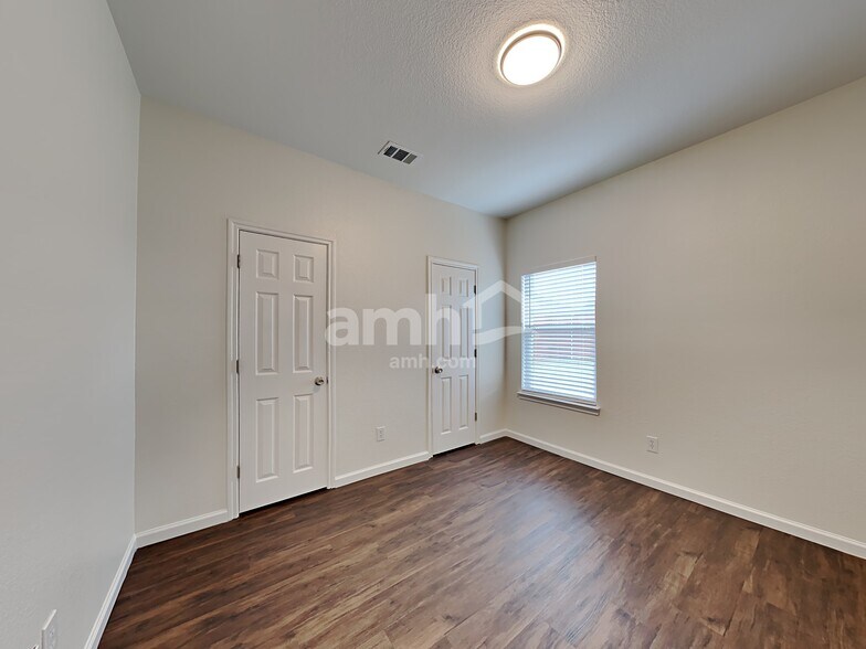 Building Photo - 73 N Highland Dr