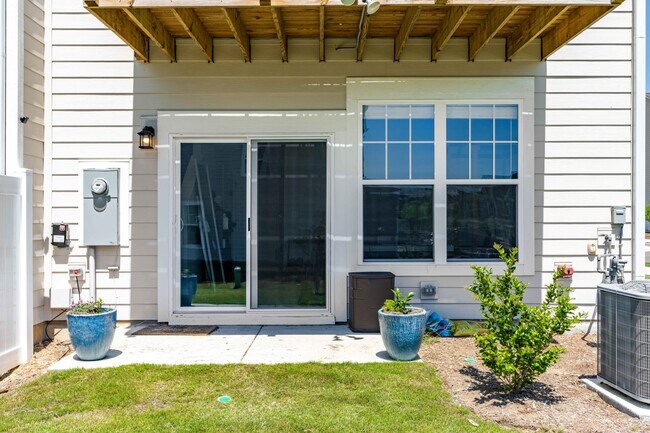 Building Photo - 2245 Kettle Falls Station