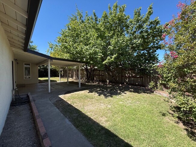 Building Photo - Newly renovated single story in Greenwood Estates!