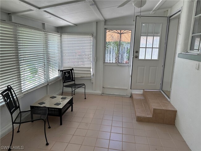 Building Photo - 4464 E Riverside Dr
