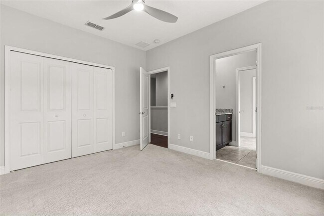 Building Photo - 2813 Roseglen Way