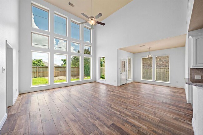 Building Photo - 28915 Crested Butte Dr