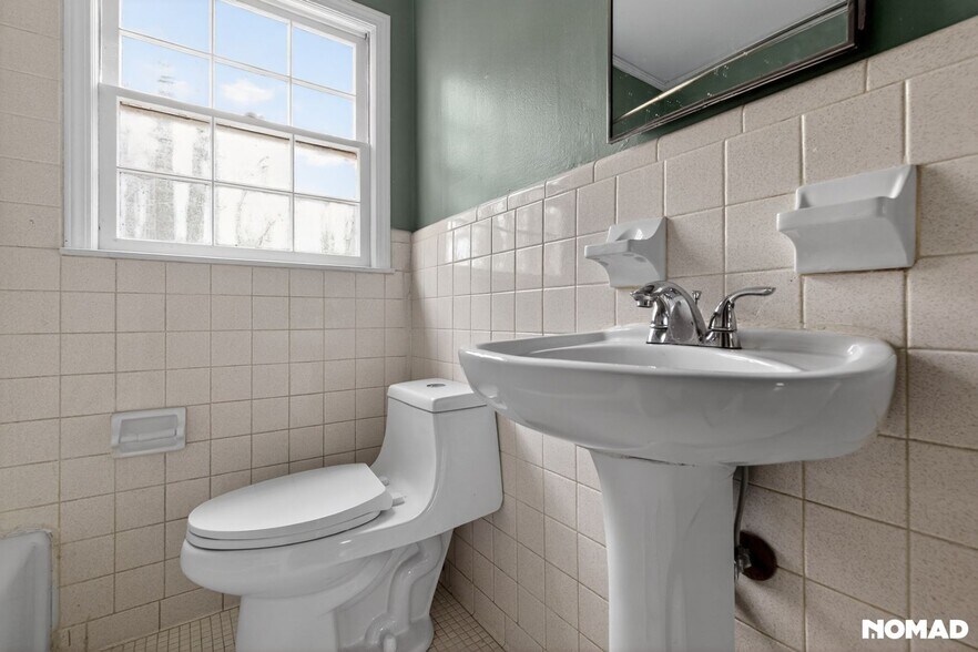 Building Photo - 1471 Stringer Rd