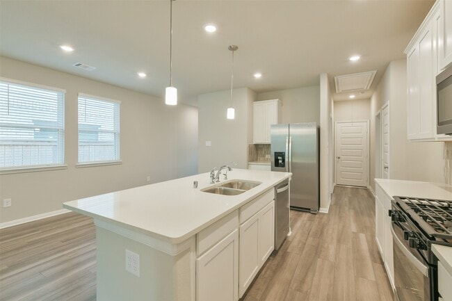Building Photo - 17418 Rosette Grass Dr
