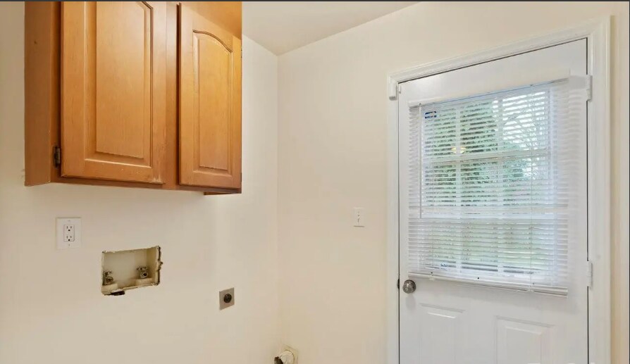 Building Photo - 1227 Rollins Ave