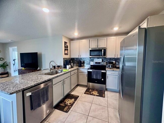 Building Photo - 16605 Mosaic Oar Dr