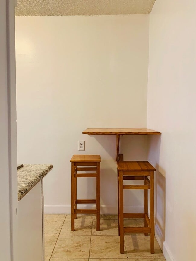 Interior Photo - 1626 Barry Ave
