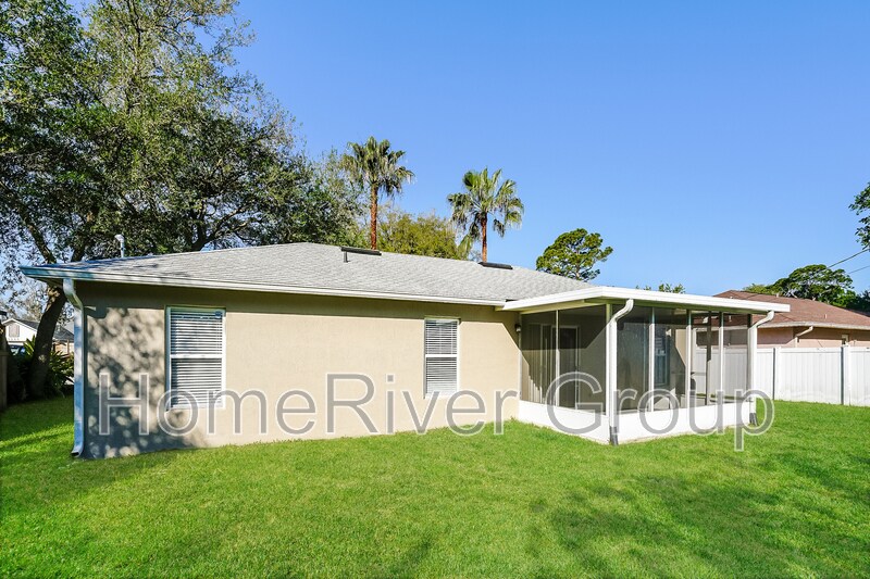 Building Photo - 2941 Umbrella Tree Dr