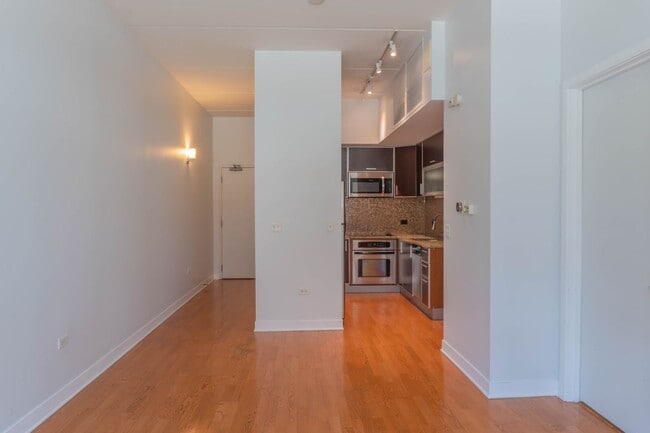 Building Photo - 650 W Wayman St