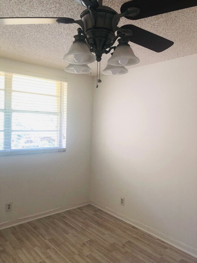 Building Photo - 2825 NW 22nd Ave