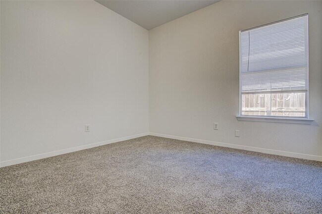 Building Photo - 4605 Ribbecke Ave