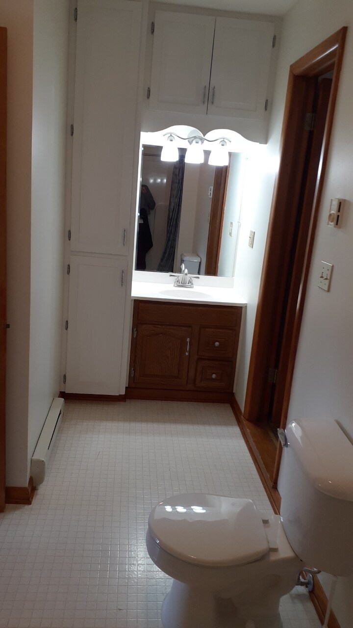 Second Bathroom (Between Bedroom Two and Three) - 90 Water St