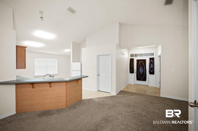 Building Photo - 13097 Concord Dr E