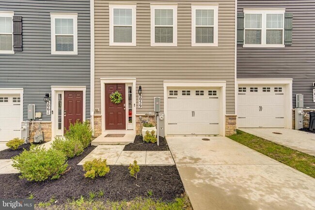 Building Photo - 5059 Silver Oak Dr
