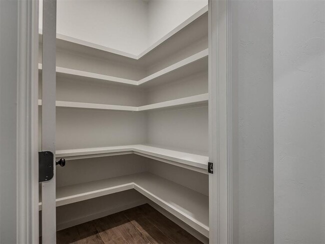 Building Photo - 8322 Robin Wy