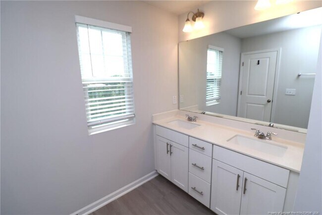 Building Photo - 2122 Terrawood Dr