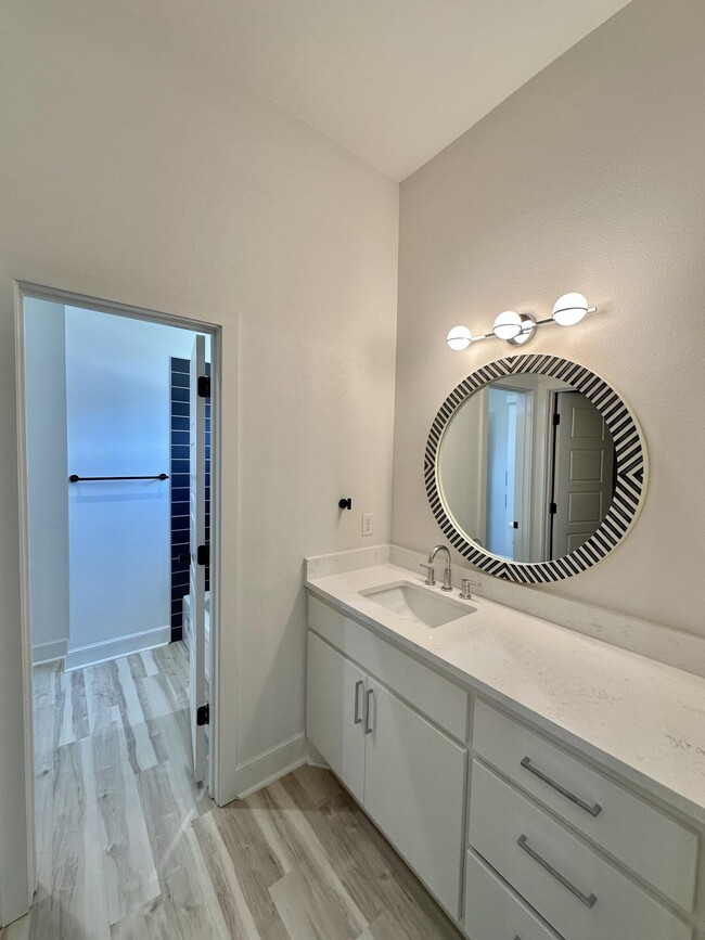 Building Photo - 504 Brookshire Ave