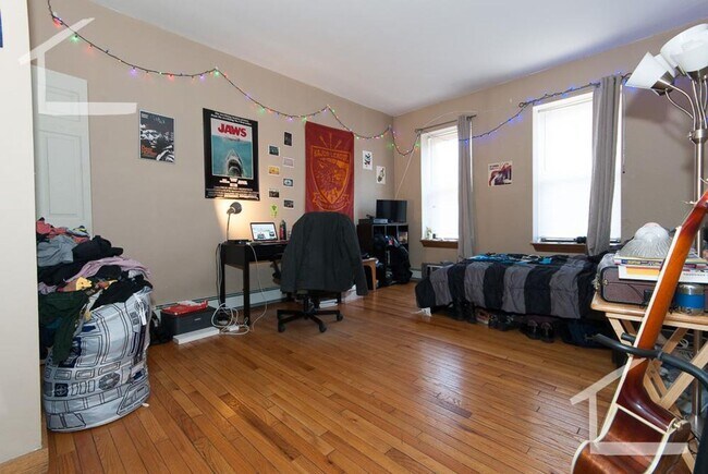 Primary Photo - 3-bed BU Allston on Comm Ave