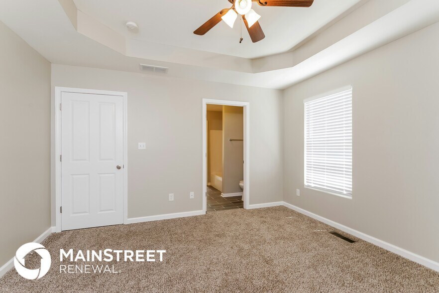 Building Photo - 3720 Sonoma Ln