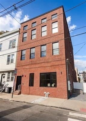 Building Photo - 78 Paterson St