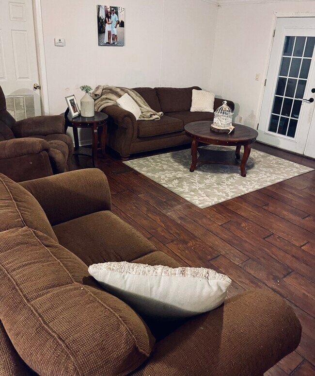 Building Photo - 294 Oscar Weeks Rd