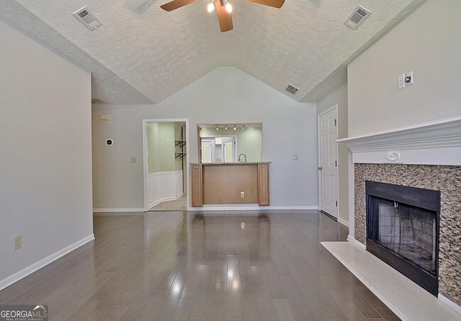 Building Photo - 315 Wood Ridge