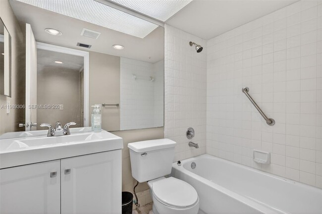 Building Photo - 12500 SW 5th Ct