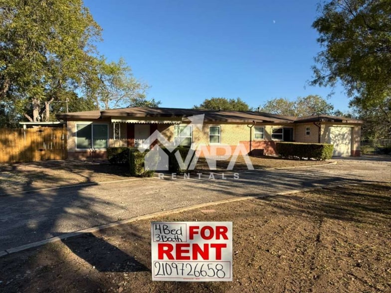 Building Photo - 302 Bonair Dr