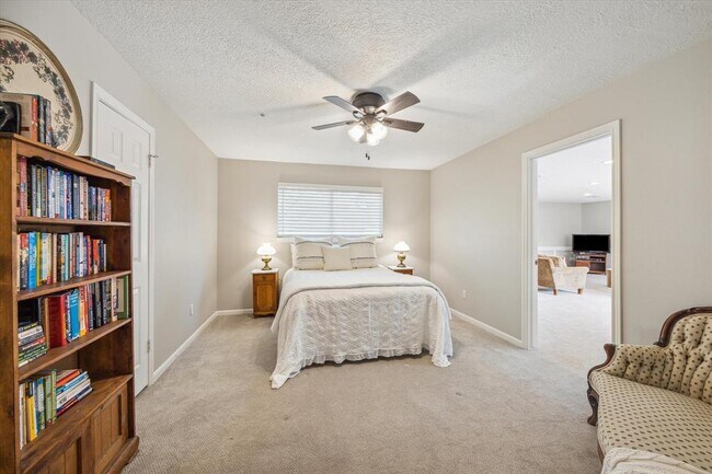 Building Photo - 1122 Daria Dr